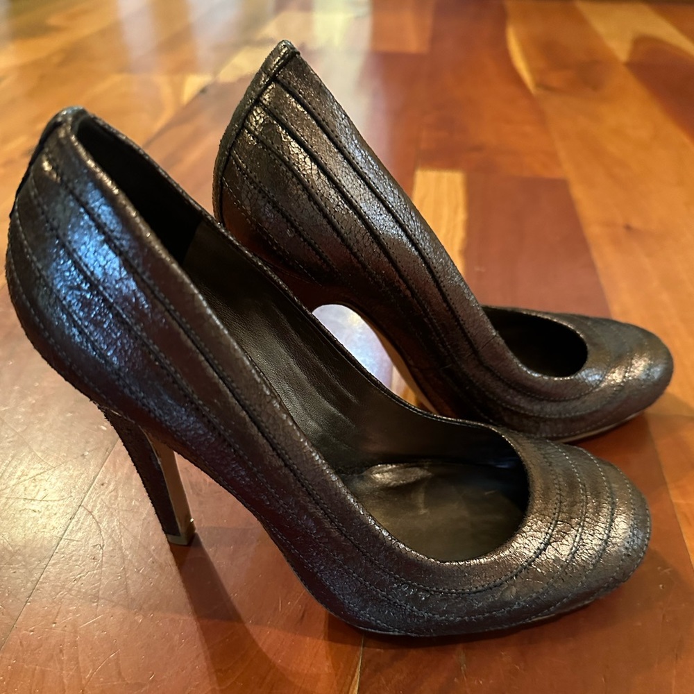 Tory Burch Hartley Metallic Heel size 8